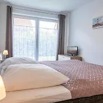 Strandhaeuser Lindenstrasse Ostseeschwaermerei