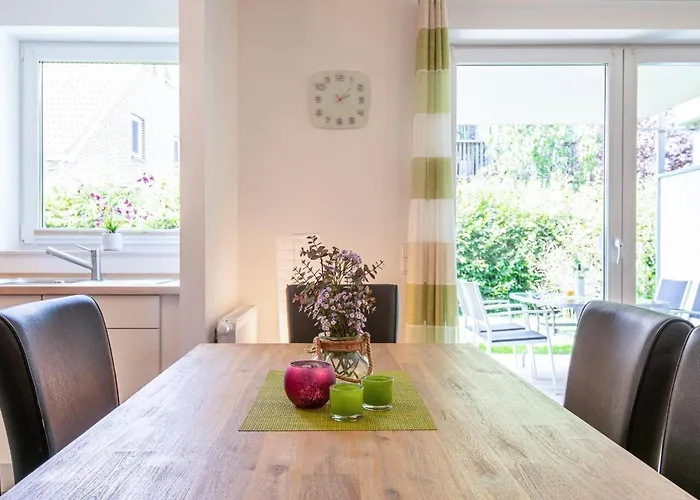 Strandhaeuser Lindenstrasse Ostseeschwaermerei * Kellenhusen