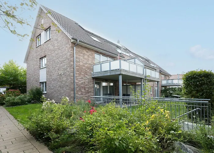 Strandhaeuser Lindenstrasse Ostseeschwaermerei